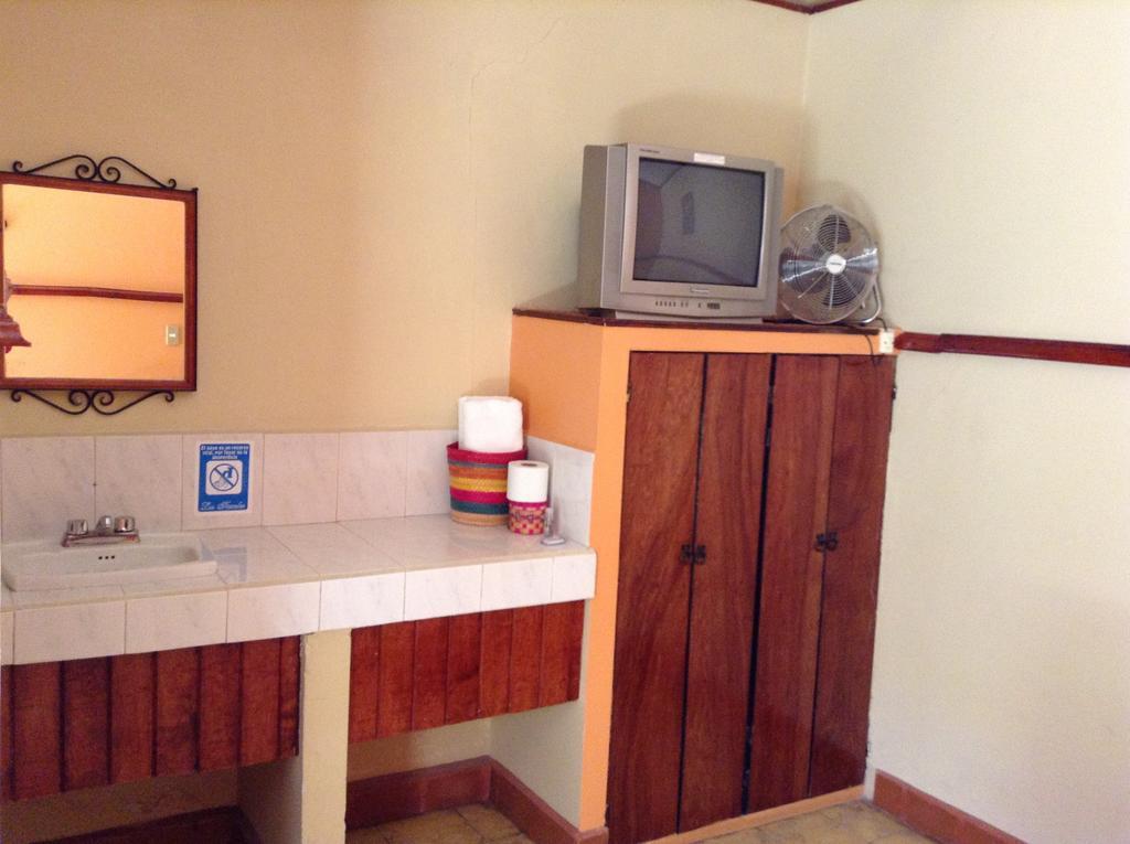 Los Faroles Hotel Uruapan (Michoacan) Room photo